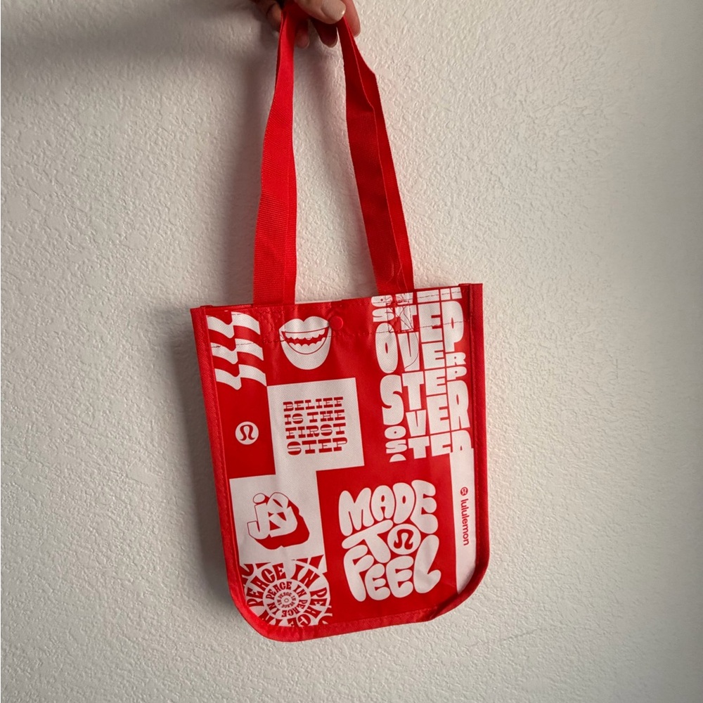 Lululemon Everywhere Belt Bag 1L silver Glitter - Picture 9 of 12